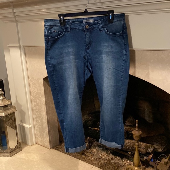 Jeans | Royalty For Me Capri Jeans 